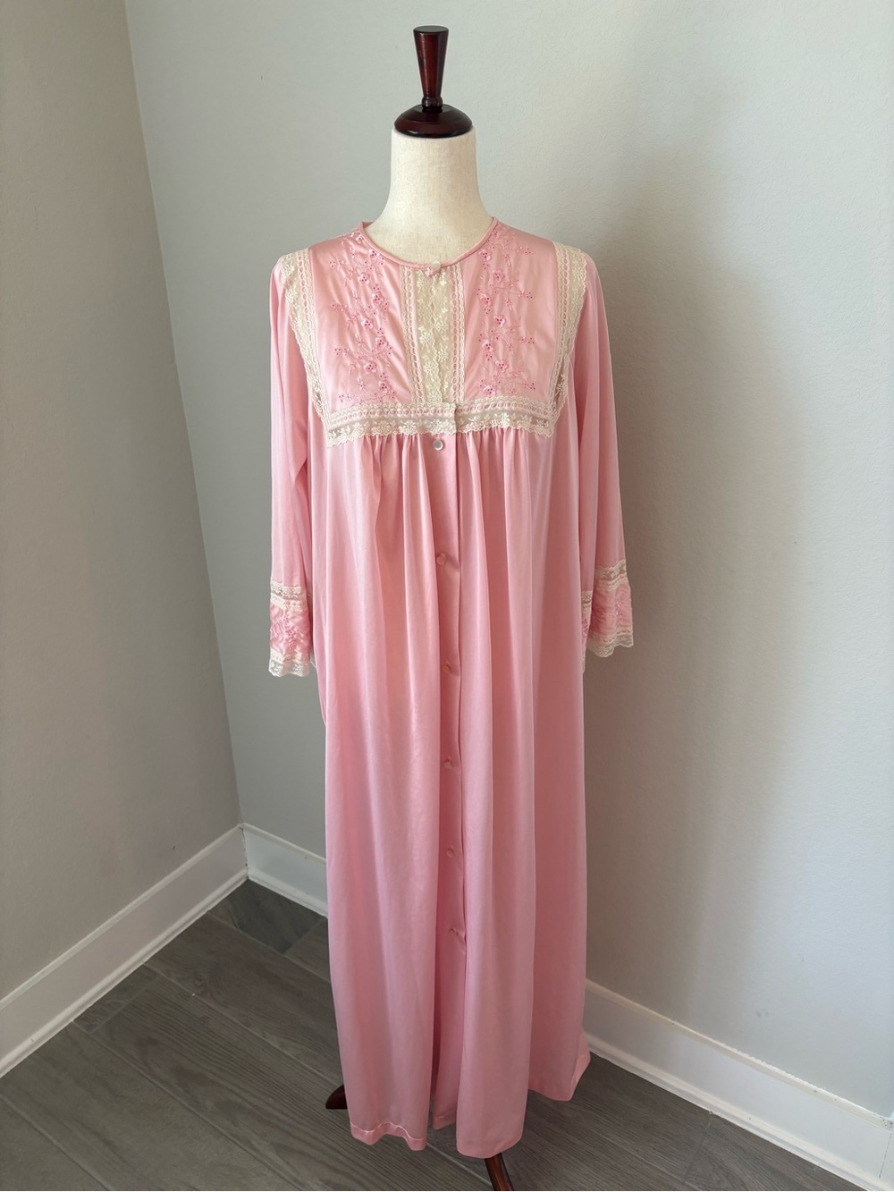 Old Hollywood Vintage Pink Lace Trim Nightgown Dressing Gown Robe Komar Medium